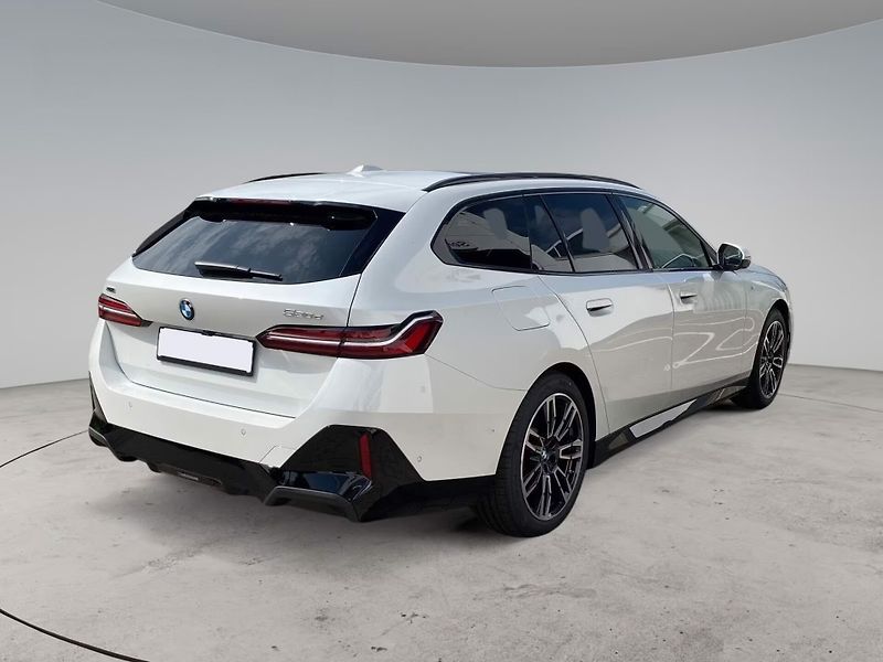 BMW Řada 5 520d xDrive M-Sport Pano Venti - fotka 8 z 24