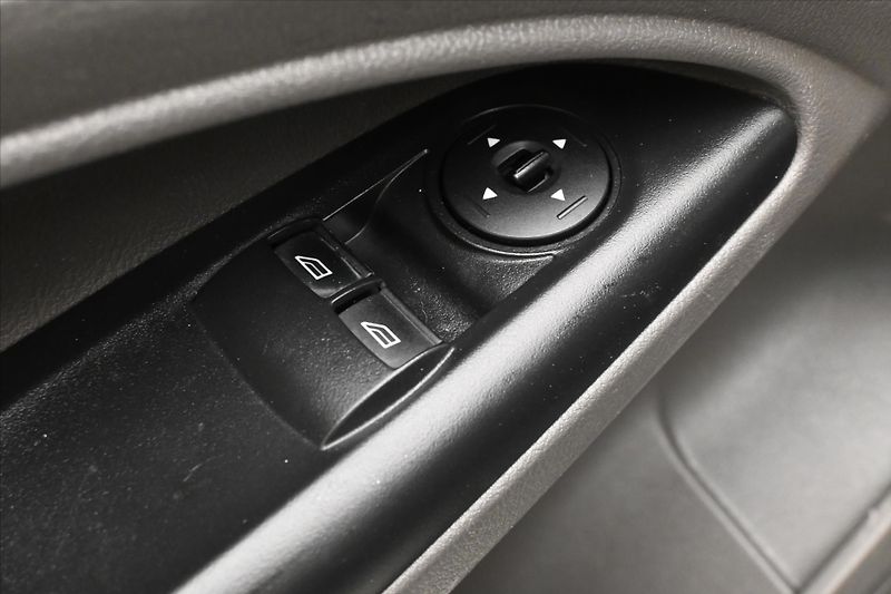 Ford Transit Connect 1,5 TDCI 76 kW Ecoblue Záruka - fotka 24 z 28
