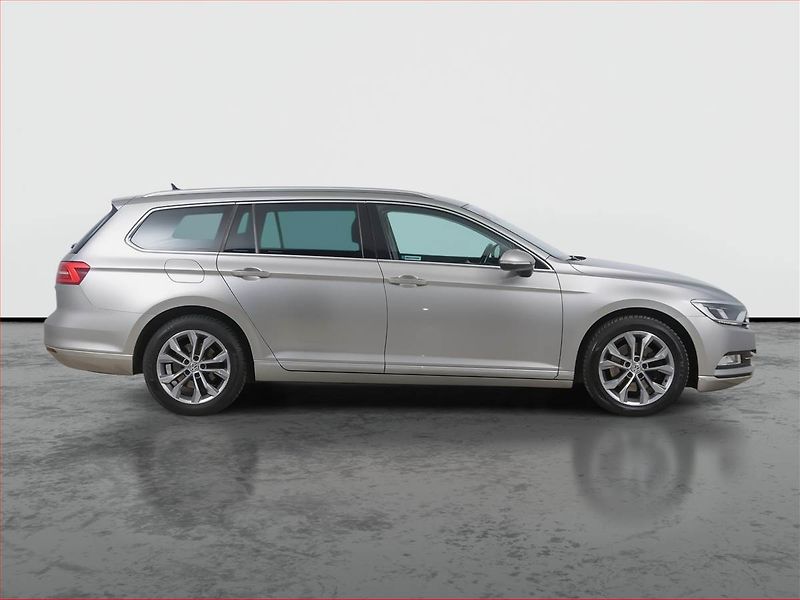 Volkswagen Passat (2017) 2.0 TDI, Automat, Kůže, Navi - fotka 6 z 17