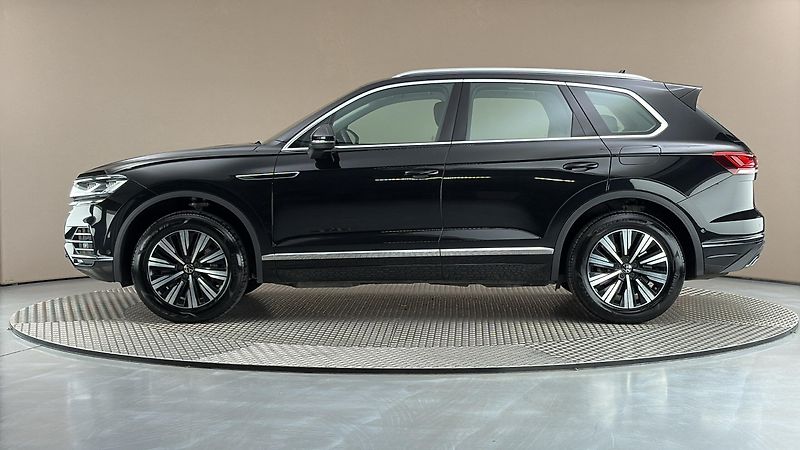 Volkswagen Touareg 3.0 TSI PHEV Tiptronic Eleganc - fotka 4 z 33