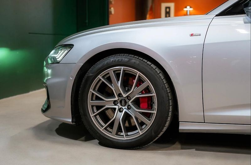 Audi A6 Avant 55 TFSI e quattro S Line Tažné - fotka 7 z 26