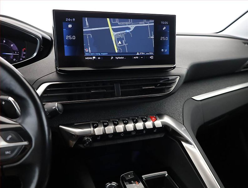 Peugeot 3008 (2023) 1.5 BlueHDi - fotka 10 z 16