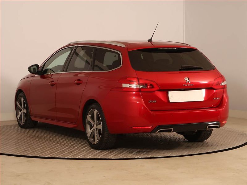 Peugeot 308 (2019) GT Line 1.2 PureTech - fotka 4 z 19