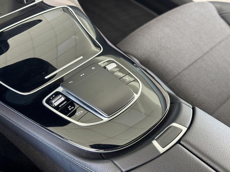 Mercedes-Benz Třídy E 300de 4MATIC*Webasto*Panorama - fotka 28 z 43