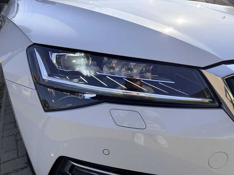 Škoda Superb 2.0TDI DSG MATRIX CANTON - fotka 8 z 59