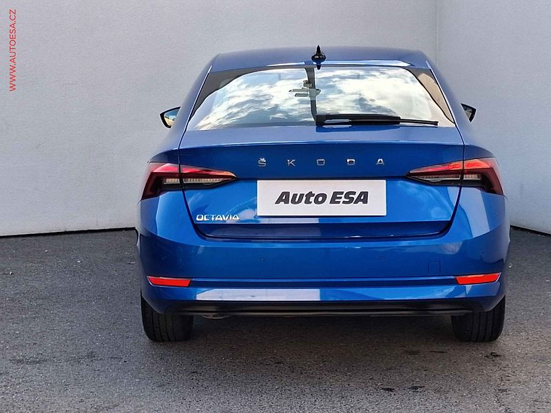 Škoda Octavia (2021) 1.5 TSi, ČR, LED, autoAC - fotka 5 z 19