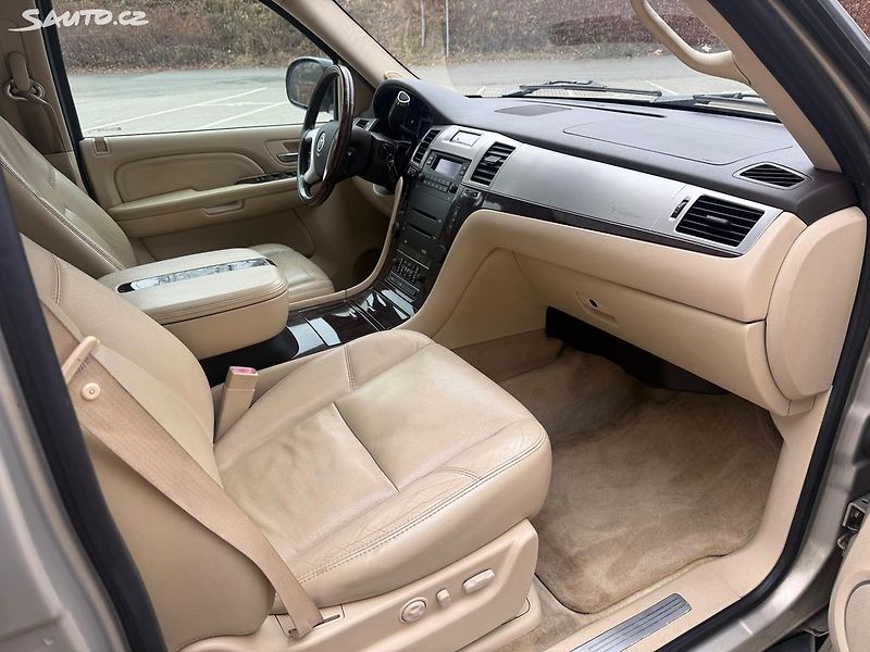 Cadillac Escalade (2007) V8 6.2i+LPG 301kw Původ ČR DPH - fotka 9 z 25