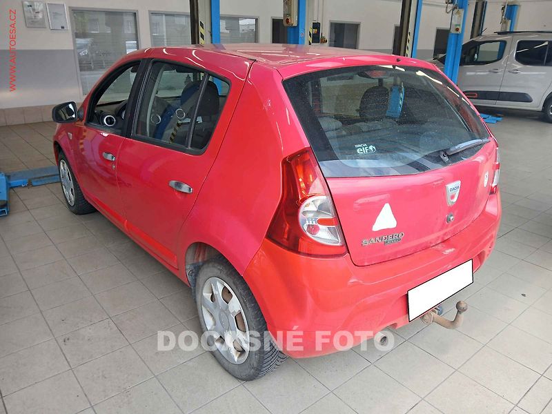 Dacia Sandero (2010) 1.4i, ČR, TZ - fotka 2 z 3