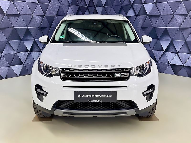 Land Rover Discovery TD4 180k 4WD, KAMERA, NAVI, 7S - fotka 3 z 24