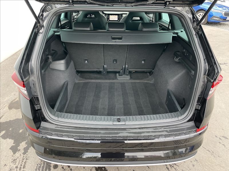 Škoda Kodiaq 2,0 TSI 4x4 DSG Sportline ACC - fotka 24 z 24