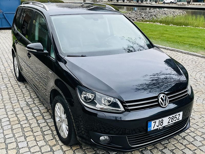 Volkswagen Touran 1.4TSI VÝHŘEV SERVISKA TAŽNÉ - fotka 8 z 43