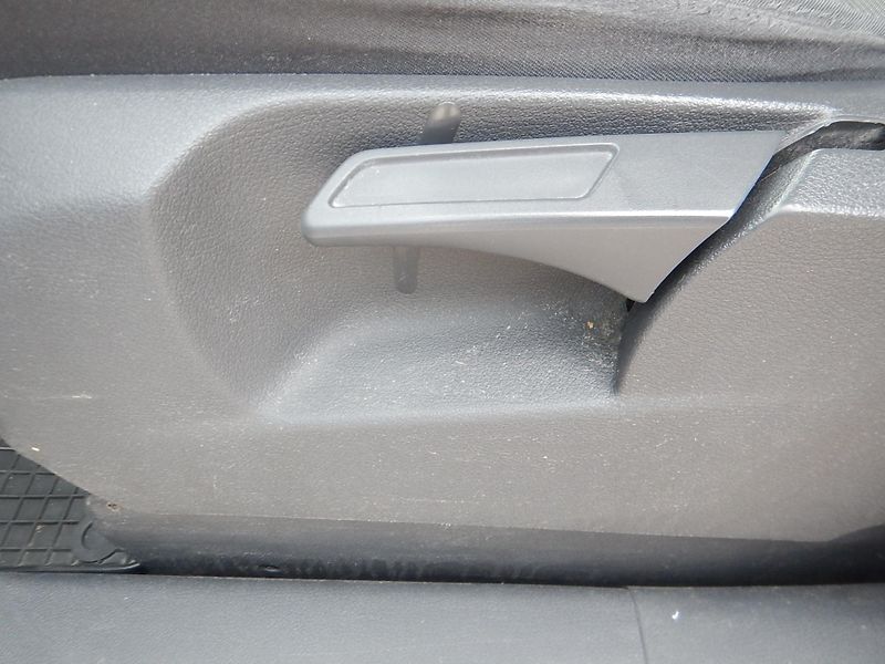Volkswagen Touran 1.9 TDI, 7 MÍST, TAŽNÉ - fotka 19 z 33