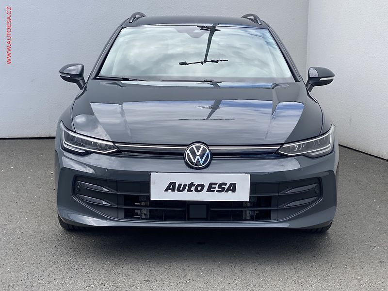 Volkswagen Golf (2024) 1.5e-TSi, ČR, Life, DSG, LED - fotka 2 z 20