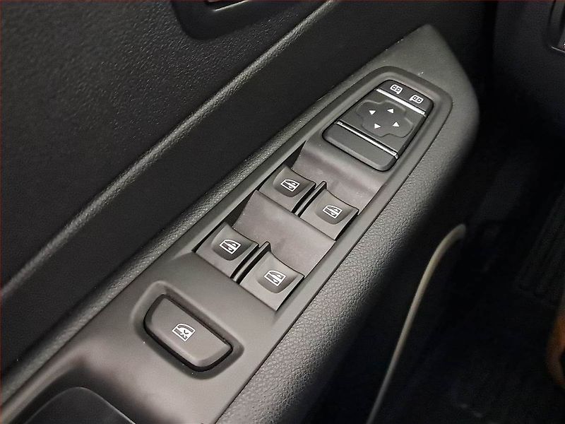 Renault Captur (2018) 1.2 TCe, Automat, ČR,1.maj - fotka 15 z 16