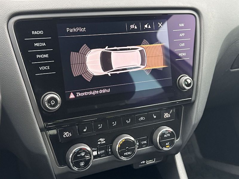 Škoda Octavia (2019) Combi 1.5 TSI G-TEC DSG Style - fotka 19 z 32