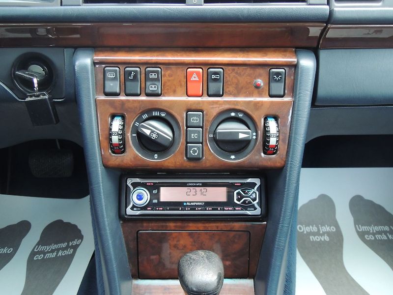 Mercedes-Benz Třídy E 124 300E 4Matic Automat - fotka 8 z 20