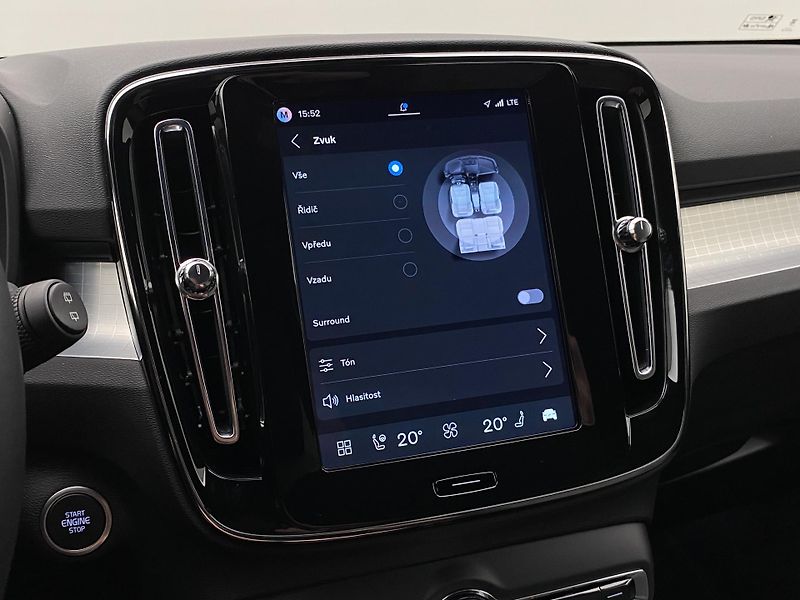 Volvo XC40 (2026) B3 AUT DARK PLUS - fotka 55 z 60