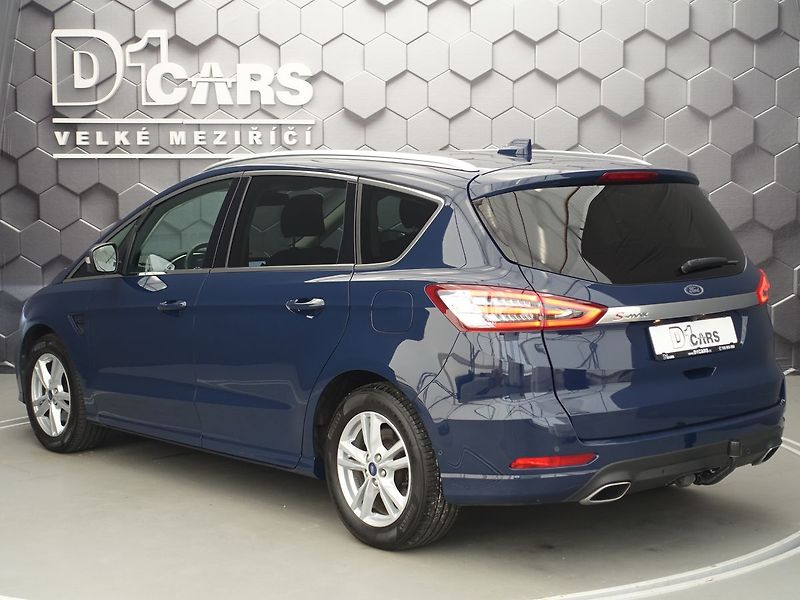 Ford S-MAX 140 kW, Titanium, REZERVOVÁNO - fotka 2 z 44