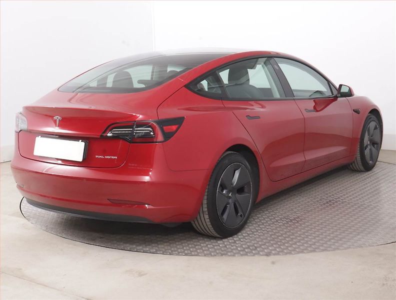 Tesla Model 3 (2021) Long Range 4WD 79kWh, SoH 92% - fotka 5 z 22