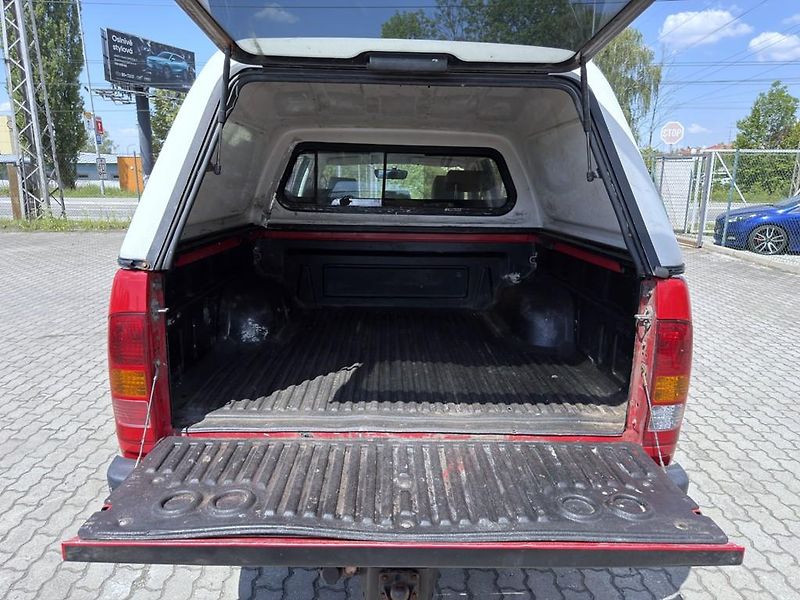 Toyota Hilux 2.5 D-4D 4x4 - fotka 9 z 14