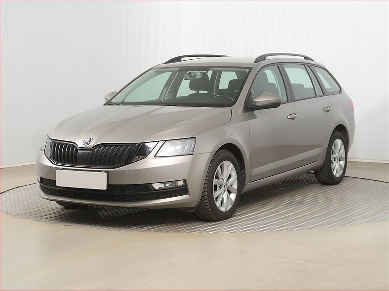 Škoda Octavia (2018) 1.6 TDI, Automat, Tempomat - fotka 2 z 16