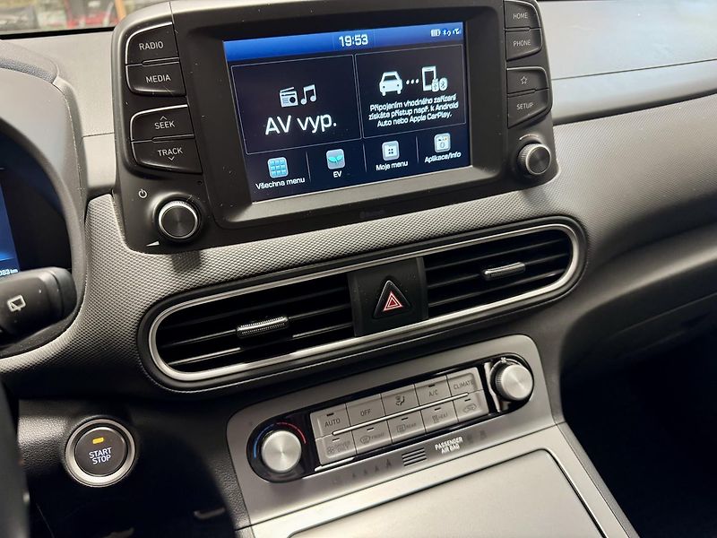 Hyundai Kona (2020) EV ELEKTRIC 100Kw 1 MAJITEL KA - fotka 22 z 53