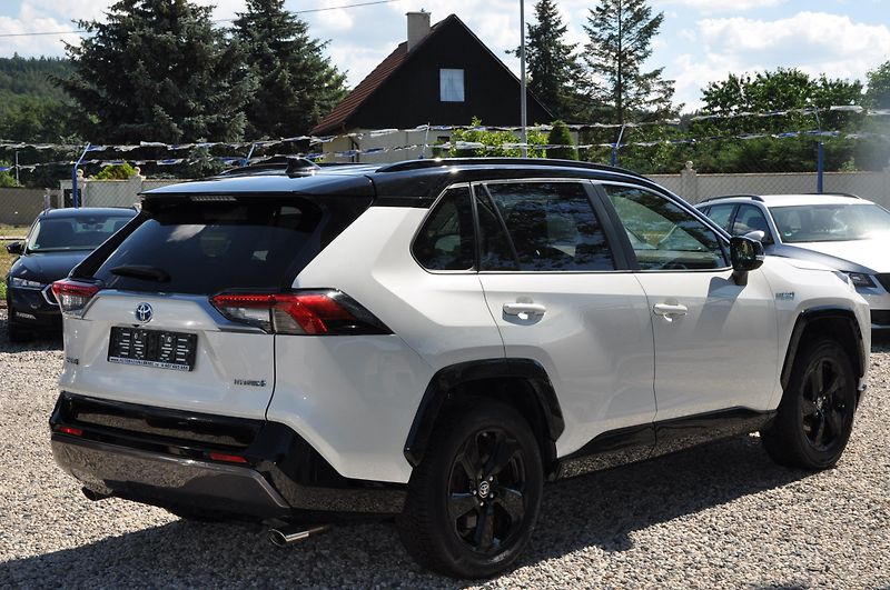 Toyota RAV4 2.5 Hybrid 131kW 4x4 Kůže - fotka 3 z 21