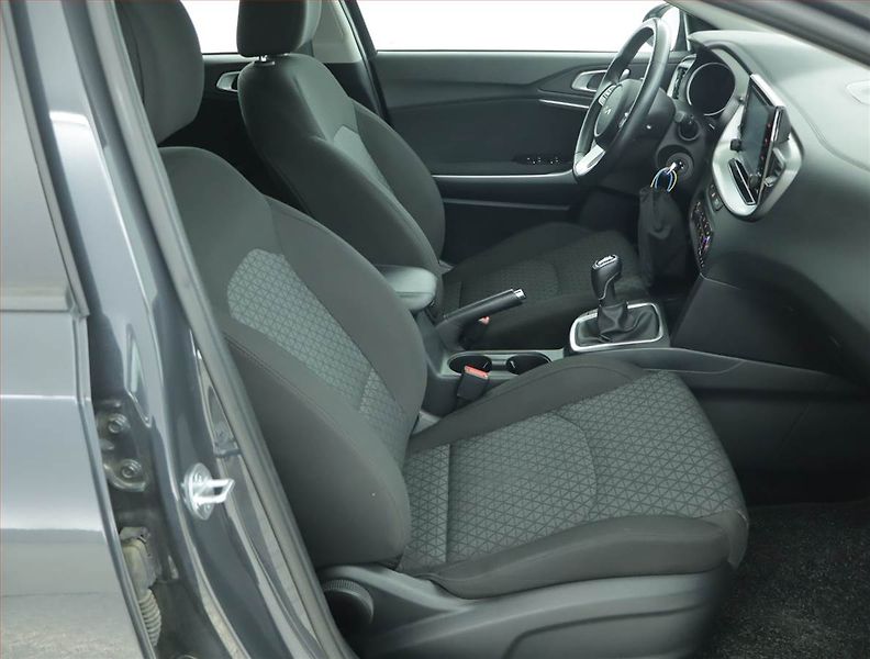 Kia Ceed (2023) Spin 1.0 T-GDI, SPIN, DPH - fotka 9 z 15