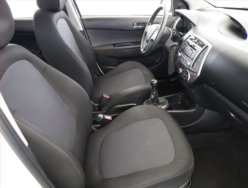 Hyundai i20 (2014) 1.2, ČR,1.maj - fotka 7 z 11