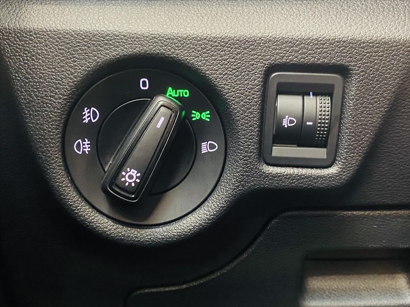 Škoda Scala 1,0 TSI 85kW Selection - fotka 19 z 24