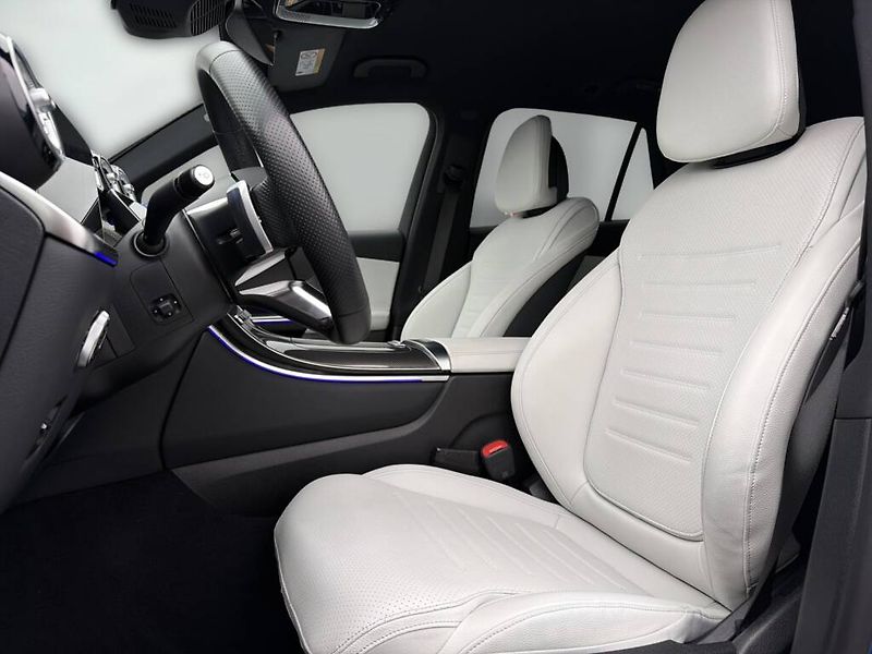 Mercedes-Benz GLC (2024) 300 de 4MATIC - fotka 10 z 28