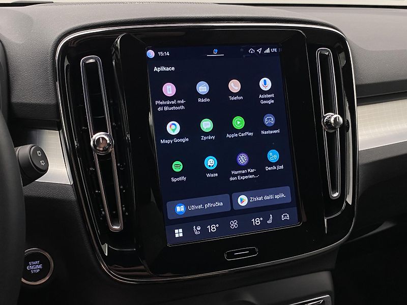 Volvo XC40 B3 AUT DARK PLUS - fotka 8 z 62