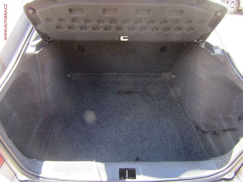 Škoda Octavia (2011) 1.4 16V, ČR, AC - fotka 7 z 12