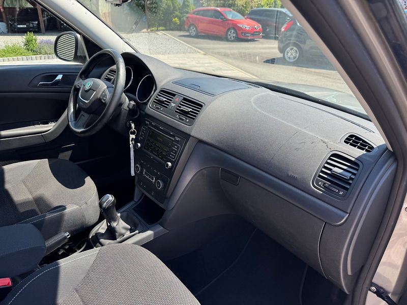 Škoda Yeti (2012) Elegance 1,2 TSI 77 Kw - fotka 26 z 37