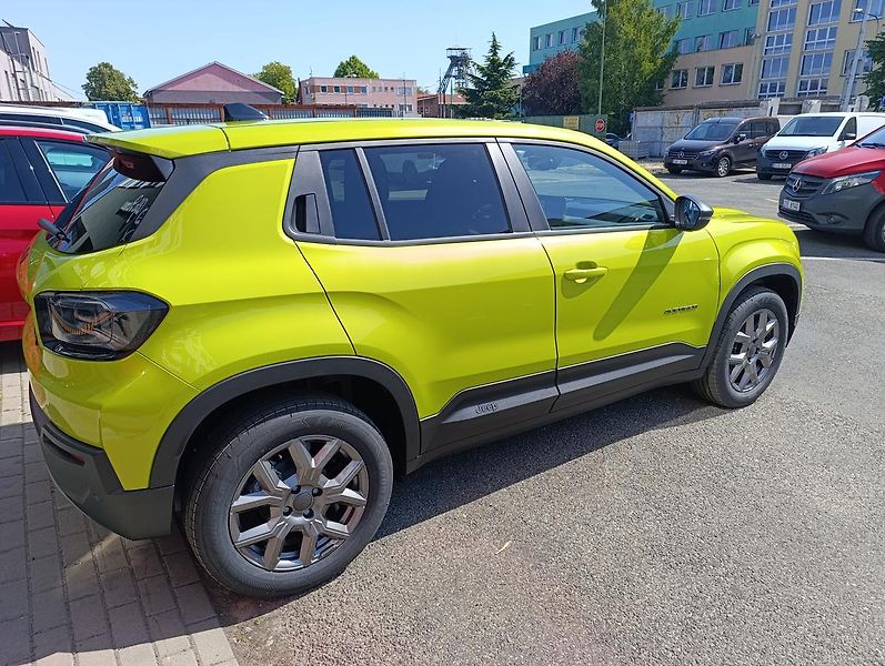 Jeep Avenger (2026) Altitude 1.2 Tur. e-Hybrid aut - fotka 7 z 29