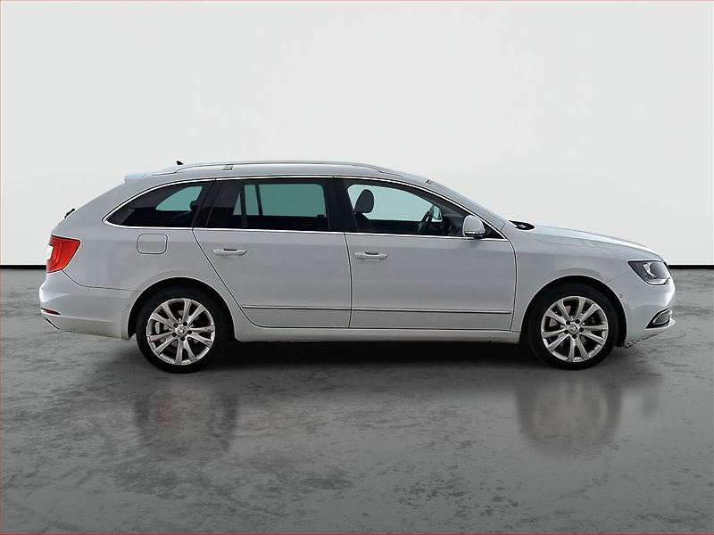 Škoda Superb (2014) 2.0 TDI, 4X4, Kůže, Bi-Xenony - fotka 6 z 17