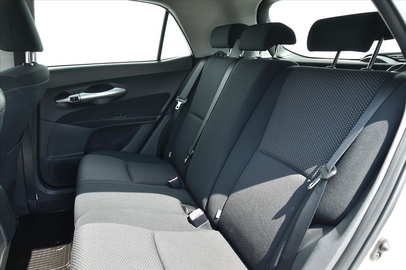 Toyota Auris 1.6 VVT-i 97kW ČR - fotka 10 z 19