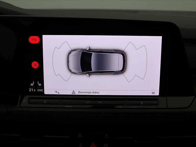 Volkswagen Golf 2,0 TSI GTI 180kW Virtual DPH - fotka 22 z 35