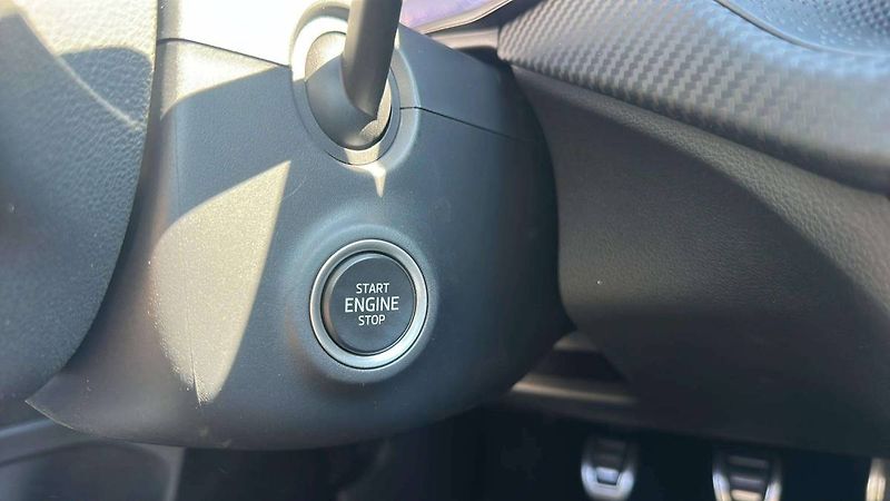 Škoda Kamiq Monte Carlo 1,0 TSI 85kW MT6/5 - fotka 20 z 26