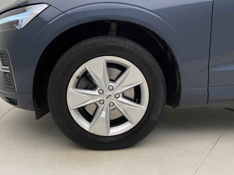 Volvo XC60 B5 AWD CORE AUT CZ - fotka 33 z 54