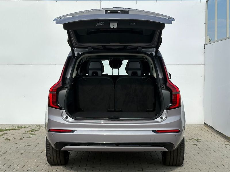 Volvo XC90 Plus Dark T8 299kW - fotka 8 z 27