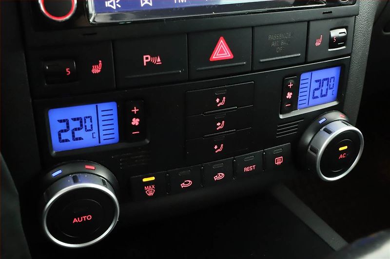 Volkswagen Touareg (2007) 3.0 V6 TDI, 4X4, Automat - fotka 14 z 16