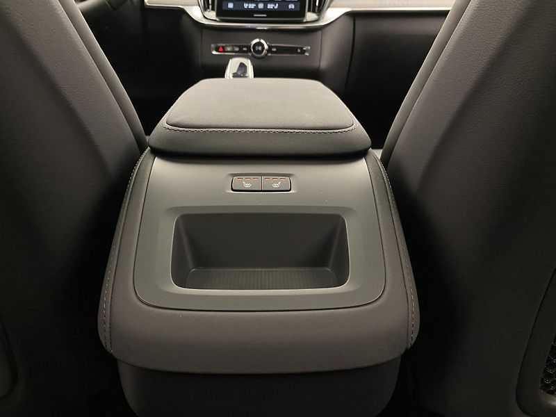 Volvo XC90 (2026) B5 AWD AUT DARK PLUS 7míst - fotka 67 z 69