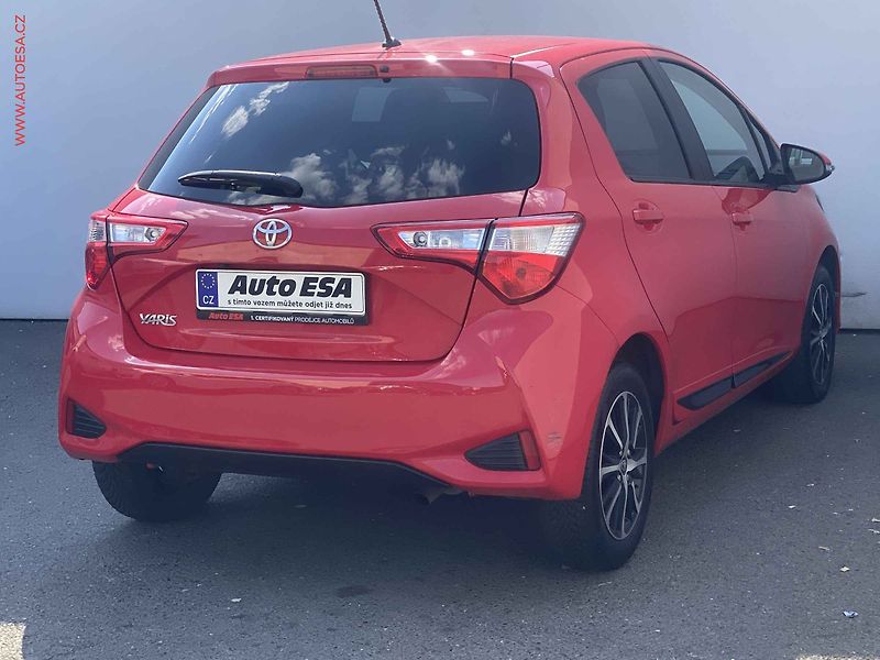 Toyota Yaris (2018) 1.5 VVT-i, 2.maj,ČR, Active - fotka 3 z 16