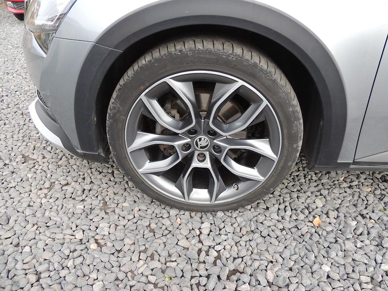 Škoda Superb (2020) SCOUT,2.0TDI,147KW,DSG,4x4,Taž - fotka 12 z 67