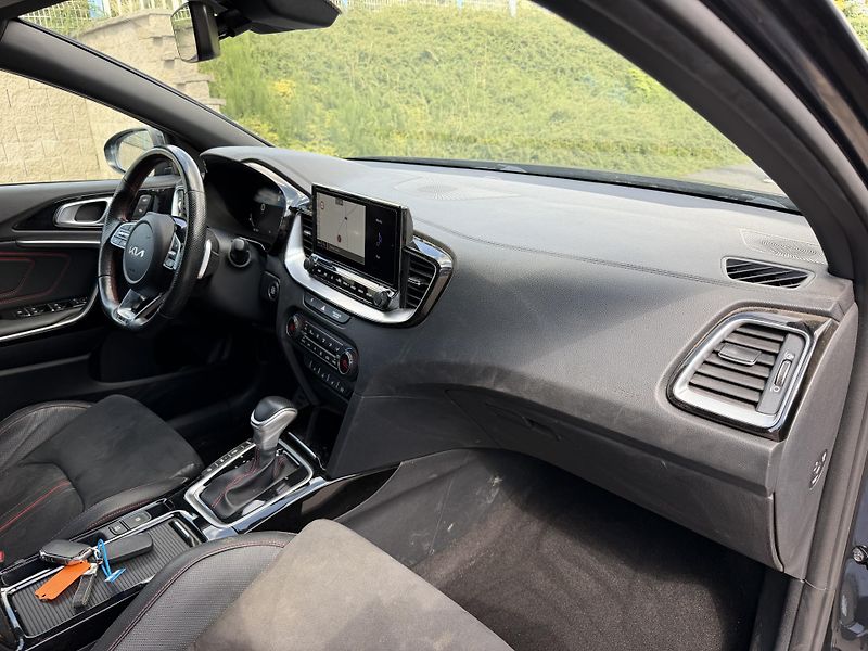 Kia ProCeed GT 1,6GDi 150kW automat navi  - fotka 16 z 23