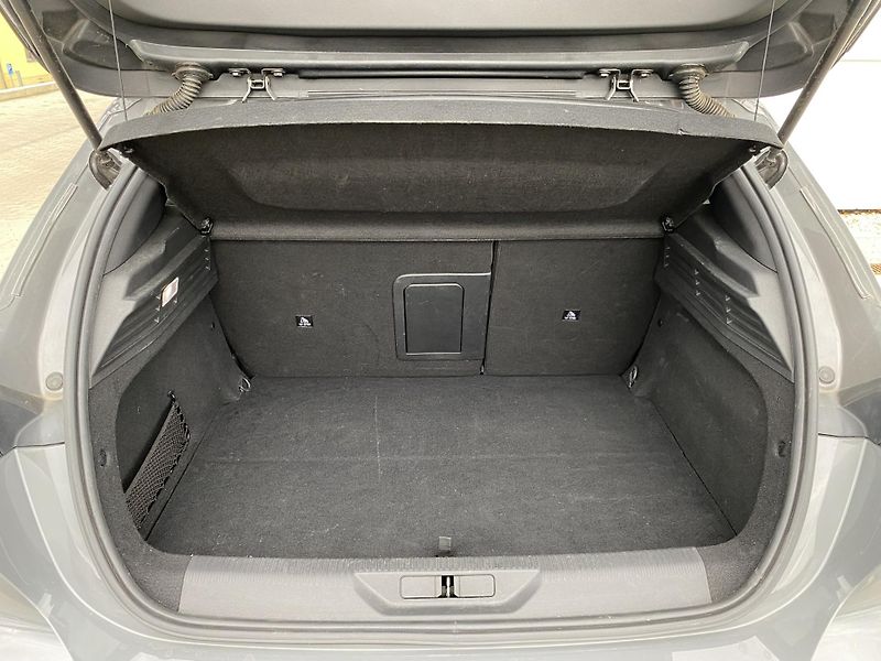 Peugeot 308 e-GT 115kW 54kWh - fotka 5 z 17