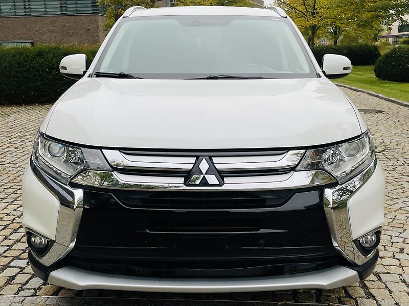 Mitsubishi Outlander 2.0i MANUÁL 1.MAJITEL SERVISKA - fotka 7 z 43