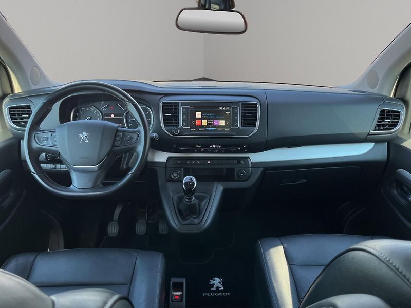 Peugeot Traveller (2021) ALLURE L2 2.0 BlueHDi 106kW, Č - fotka 14 z 29