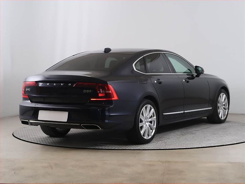Volvo S90 (2018) D5 AWD, 4X4, Automat - fotka 5 z 21